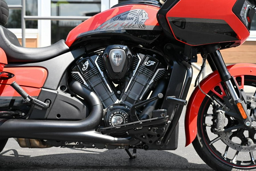 2023 Indian Motorcycle® Challenger® Dark Horse® Indy Red / Black Metallic