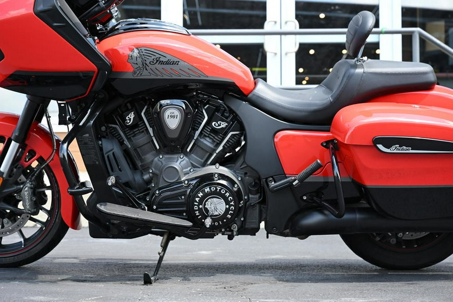 2023 Indian Motorcycle® Challenger® Dark Horse® Indy Red / Black Metallic