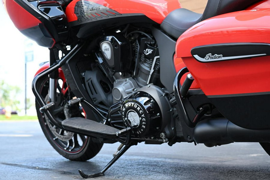 2023 Indian Motorcycle® Challenger® Dark Horse® Indy Red / Black Metallic