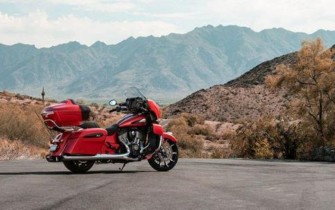 2020 Indian Roadmaster® Dark Horse®