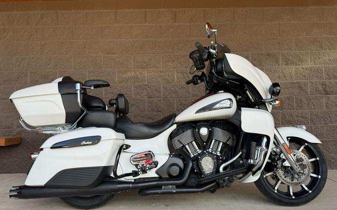 2020 Indian Roadmaster® Dark Horse®