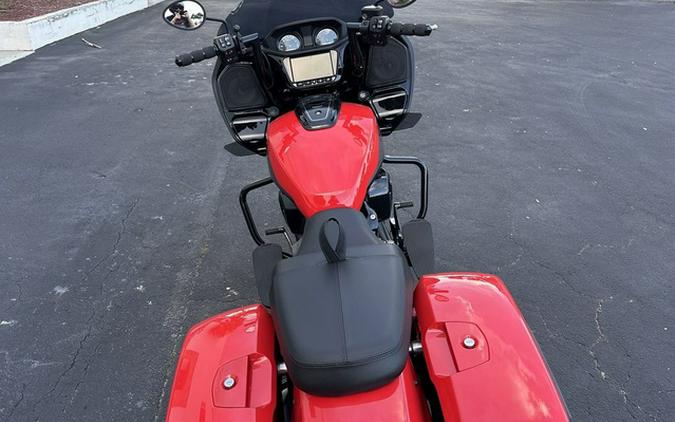 2023 Indian Challenger Dark Horse Indy Red Black Metallic