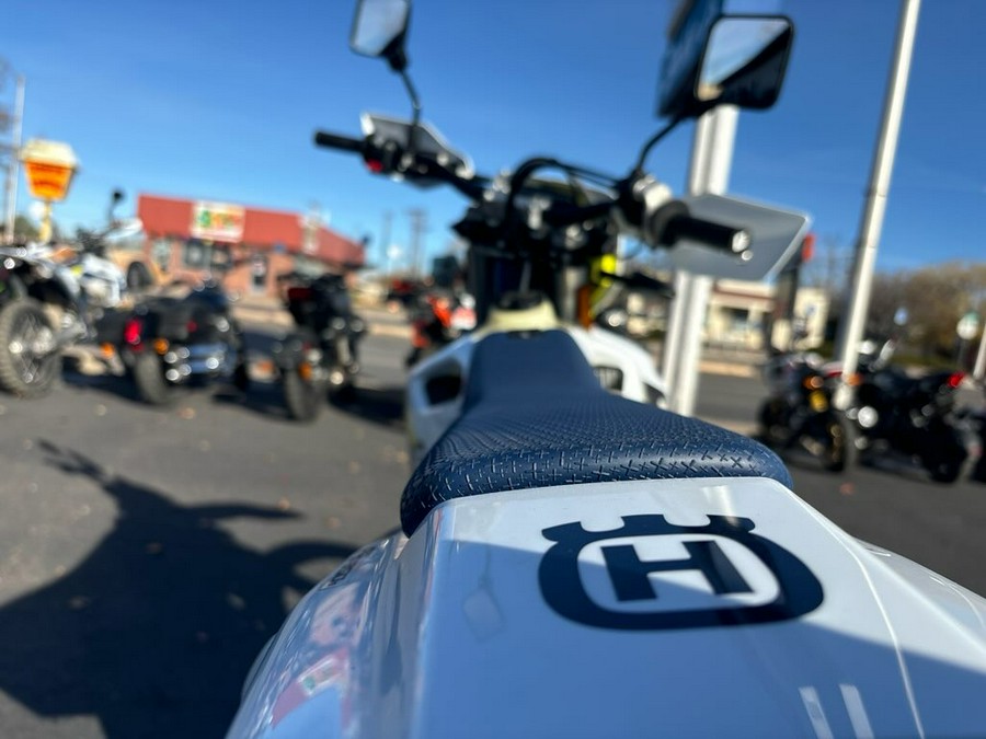 2025 Husqvarna Motorcycles FE 350s