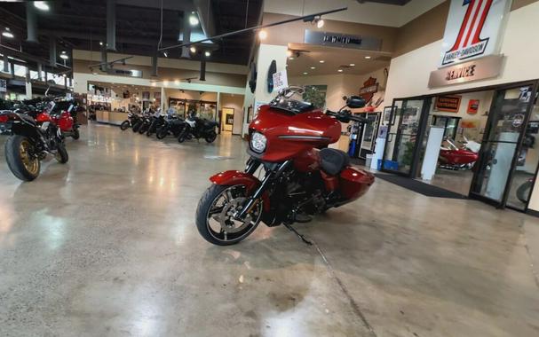 2025 Harley-Davidson Street Glide® Whiskey Firestorm - Black Finish