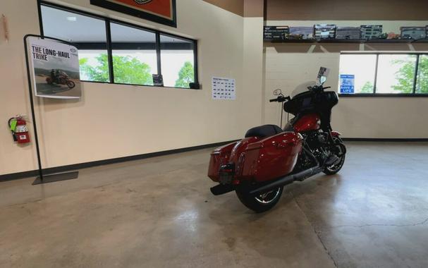 2025 Harley-Davidson Street Glide® Whiskey Firestorm - Black Finish