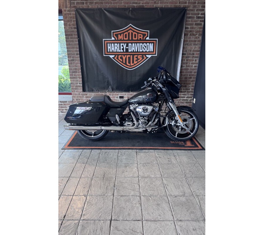 2026 Harley-Davidson Street Glide Liberty Enthusiast Midnight Ember Chrome Trim