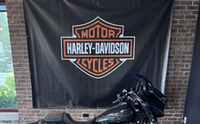 2026 Harley-Davidson Street Glide Liberty Enthusiast Midnight Ember Chrome Trim