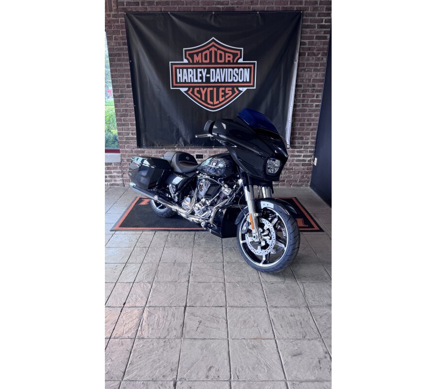 2026 Harley-Davidson Street Glide Liberty Enthusiast Midnight Ember Chrome Trim