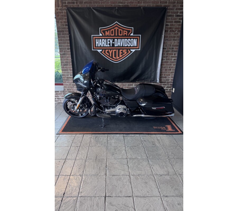 2026 Harley-Davidson Street Glide Liberty Enthusiast Midnight Ember Chrome Trim