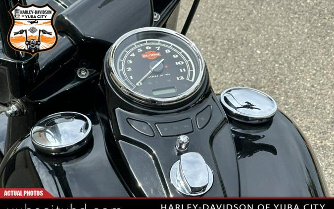 2017 Harley-Davidson FLS