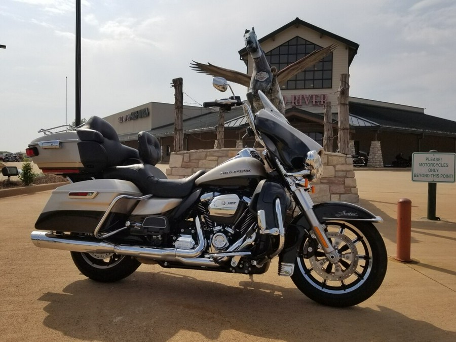 2018 Harley-Davidson® Ultra Limited Silver Fortune/Black Tempest