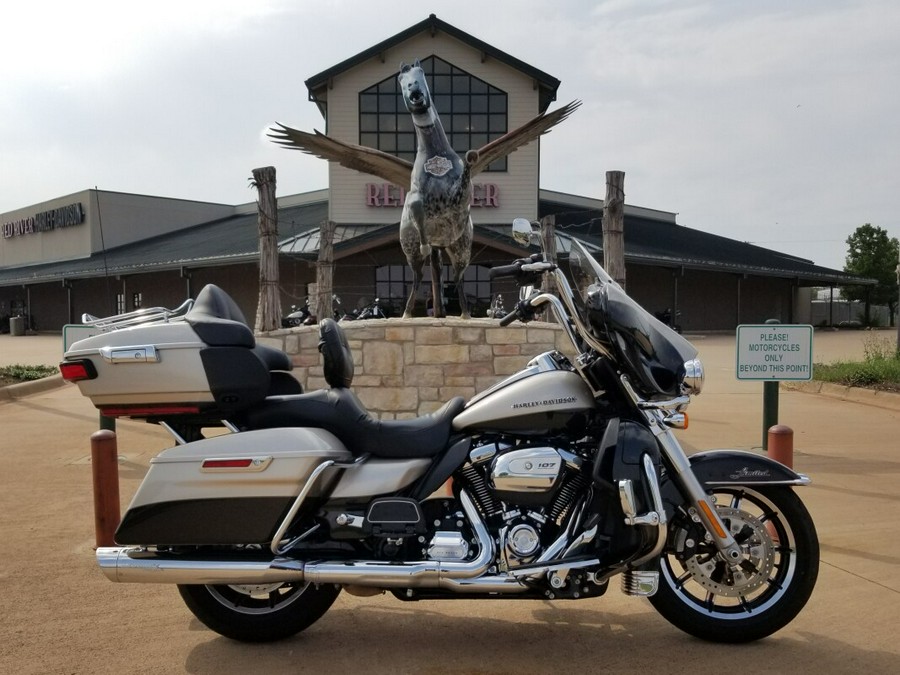 2018 Harley-Davidson® Ultra Limited Silver Fortune/Black Tempest