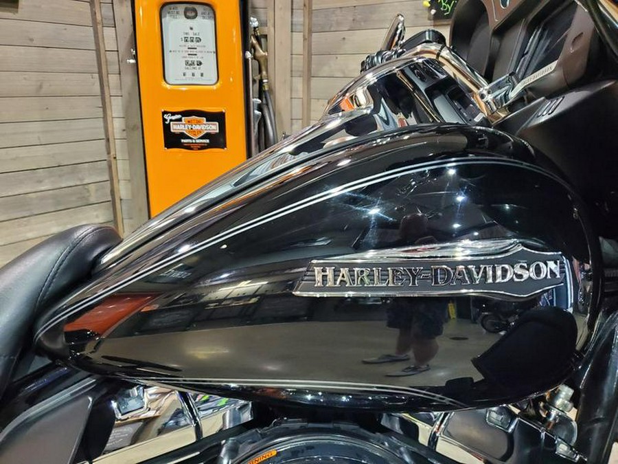 2015 Harley-Davidson® FLHTCU - Electra Glide® Ultra Classic®