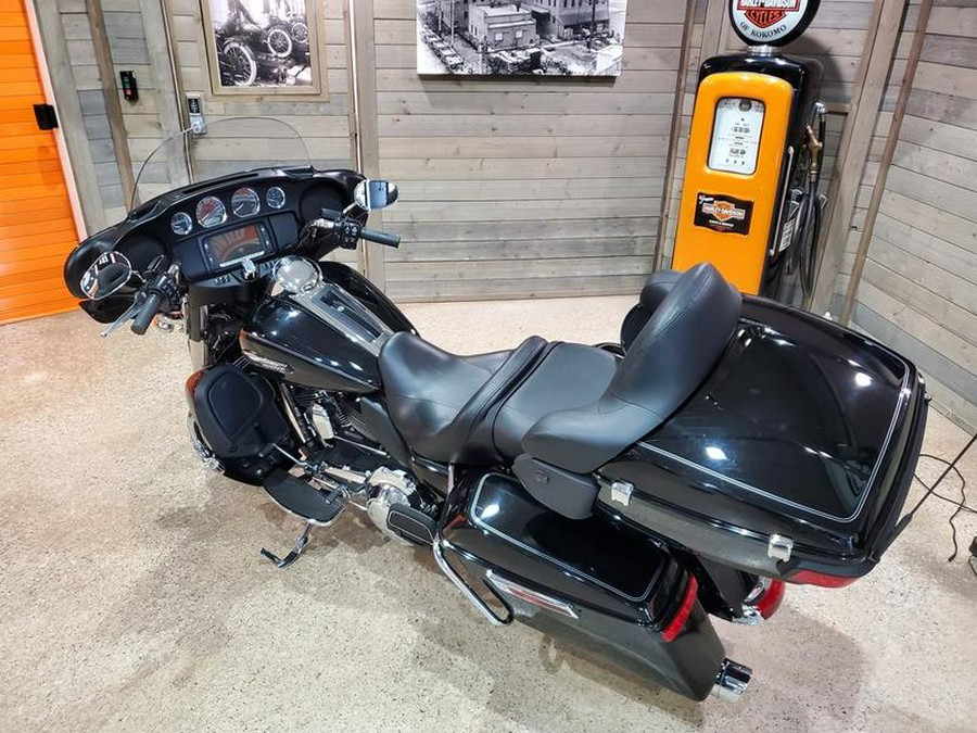 2015 Harley-Davidson® FLHTCU - Electra Glide® Ultra Classic®