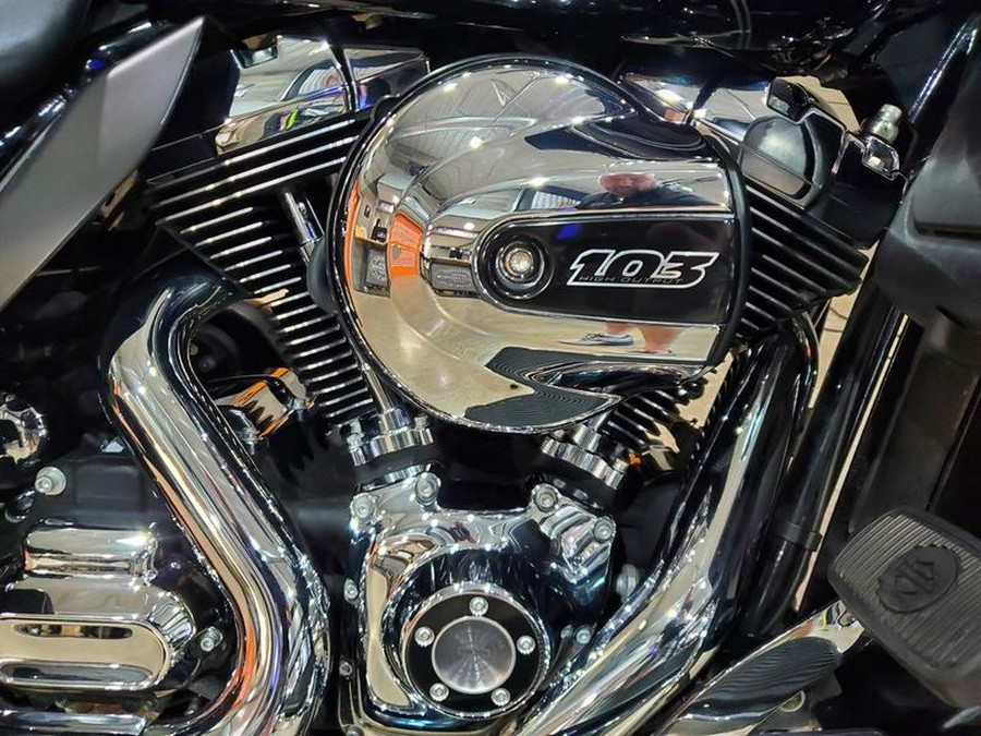 2015 Harley-Davidson® FLHTCU - Electra Glide® Ultra Classic®