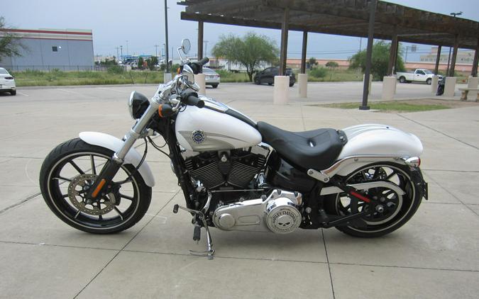 2016 Harley-Davidson Breakout Crushed Ice Pearl