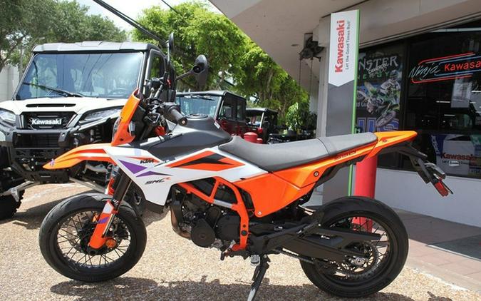 2026 KTM 390 SMC R