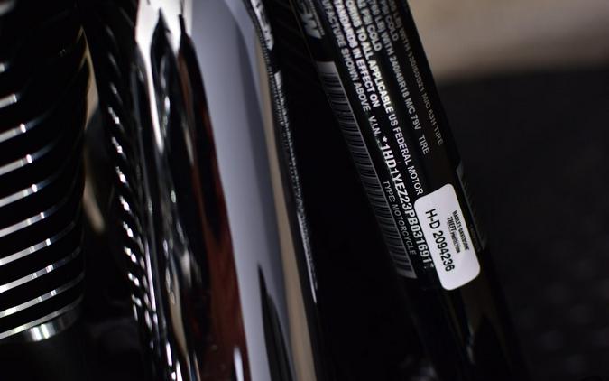 2023 Harley-Davidson Breakout Vivid Black