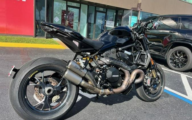 2016 Ducati Monster 1200 R Thrilling Black