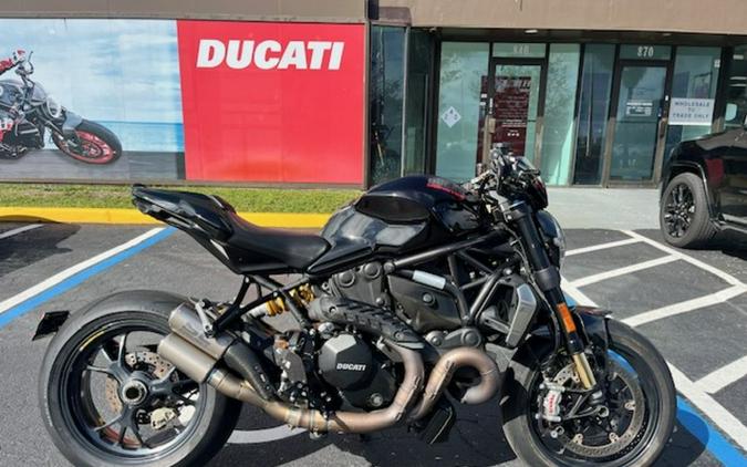 2016 Ducati Monster 1200 R Thrilling Black