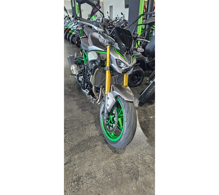 2025 Kawasaki Z900 SE ABS