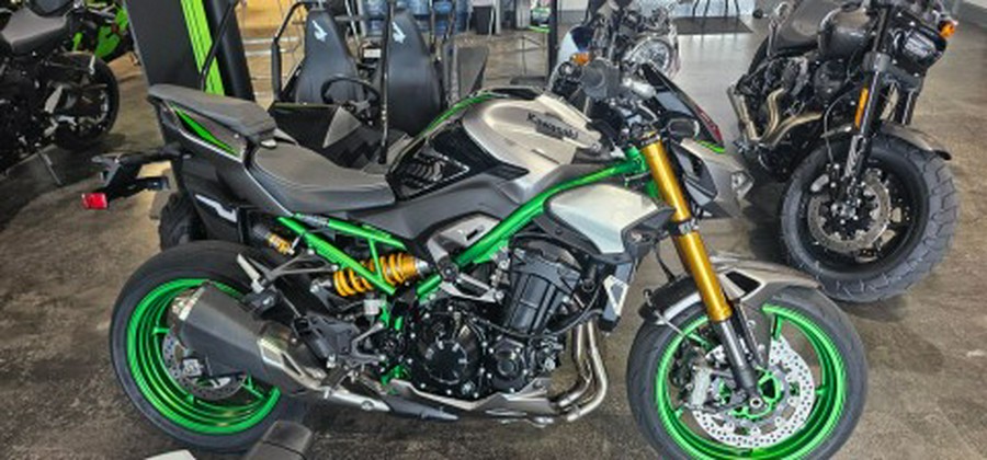 2025 Kawasaki Z900 SE ABS