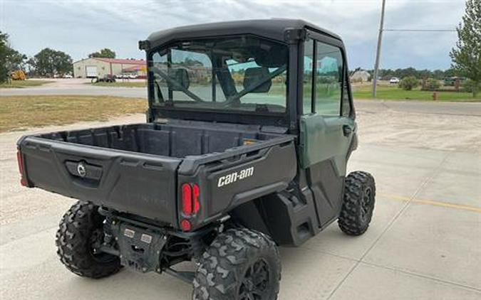 2024 Can-Am Defender DPS CAB