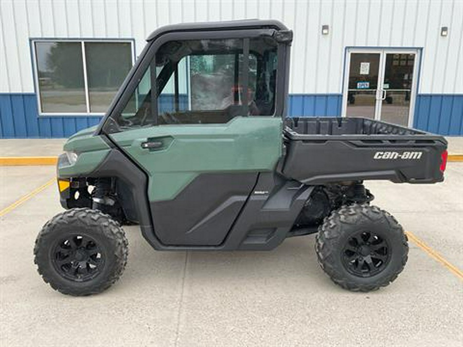 2024 Can-Am Defender DPS CAB