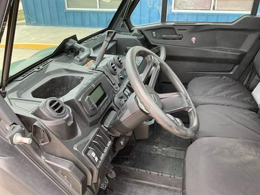 2024 Can-Am Defender DPS CAB