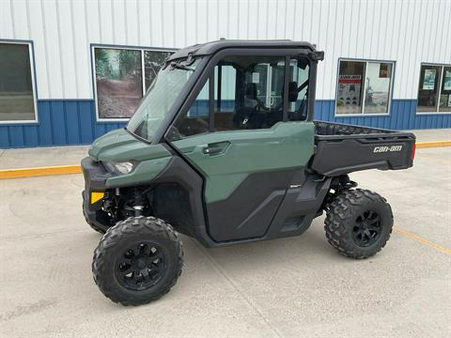 2024 Can-Am Defender DPS CAB