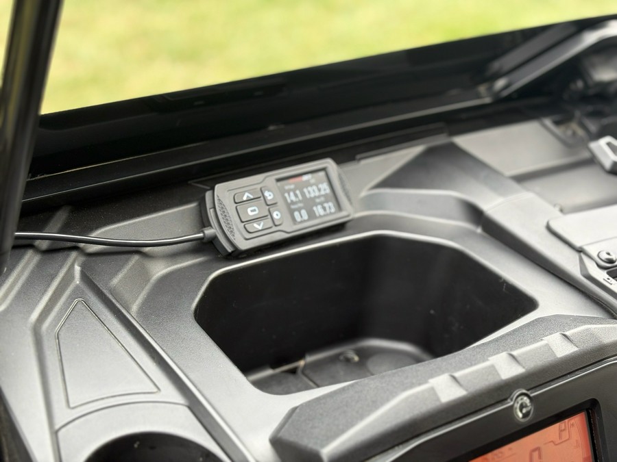 2023 Can-Am Defender MAX DPS HD9