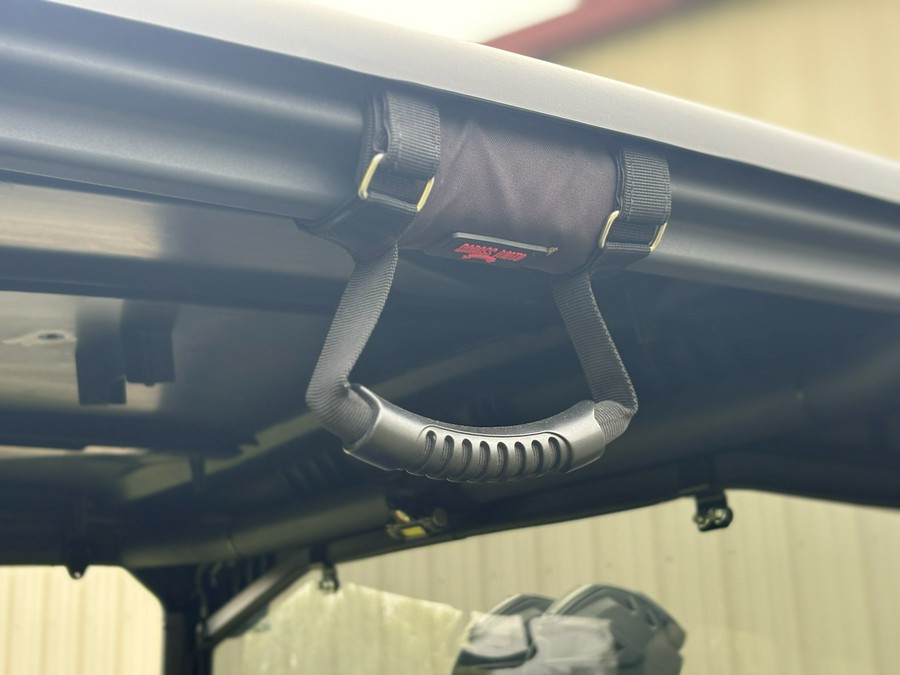2023 Can-Am Defender MAX DPS HD9