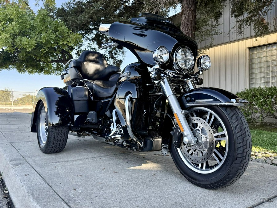 2016 FLHCUTG Tri Glide Ultra