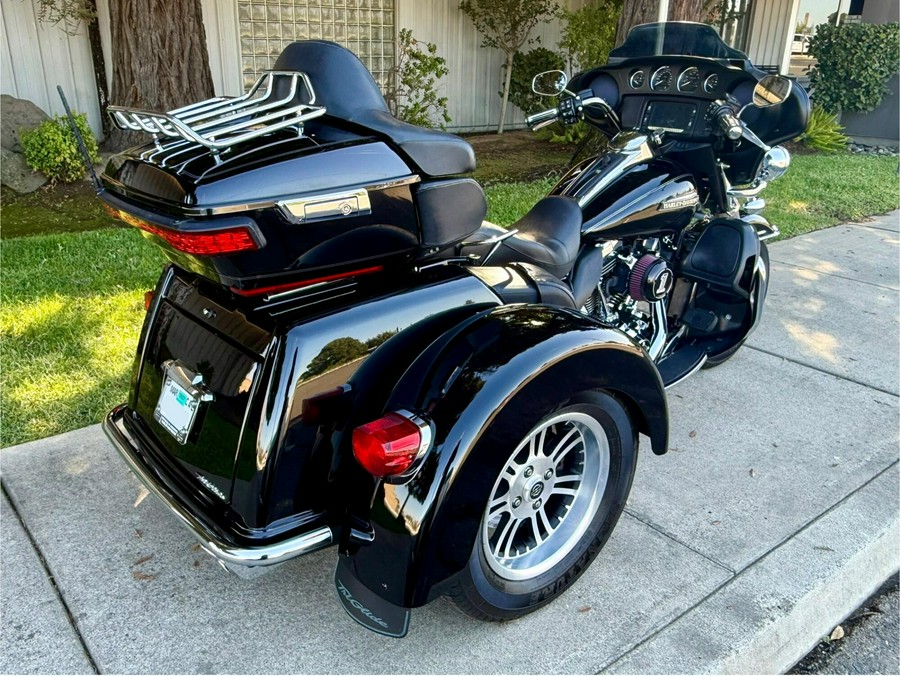 2016 FLHCUTG Tri Glide Ultra