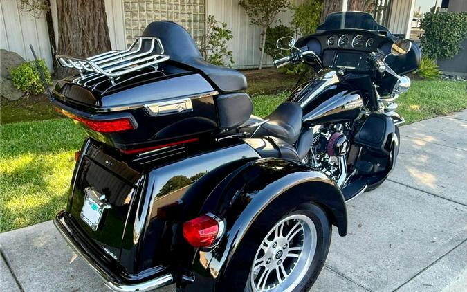 2016 FLHCUTG Tri Glide Ultra