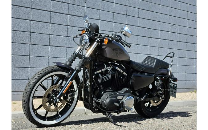 2016 Harley-Davidson® XL883N Iron 883