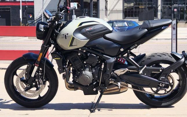 2026 Triumph Trident 660 Stone Grey