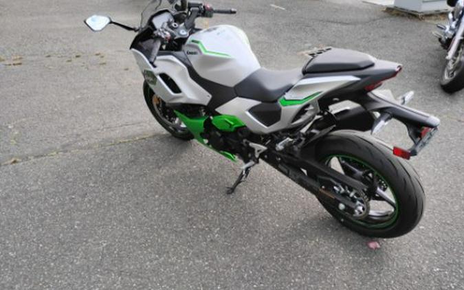 2024 Kawasaki Ninja 7 Hybrid ABS