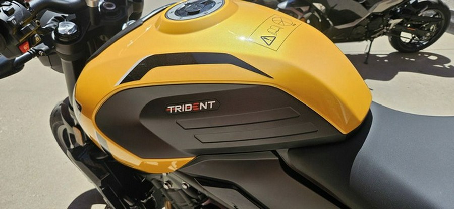 2026 Triumph Trident 660 Cosmic yellow 660 Cosmic Yellow Sapphire Black
