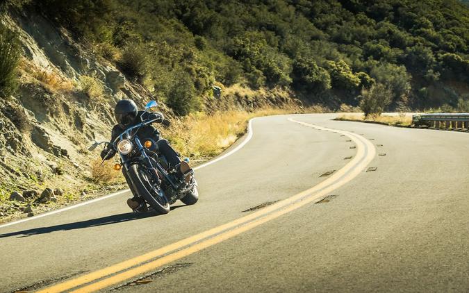 2026 Kawasaki Vulcan 900 Custom Metallic Spark Black