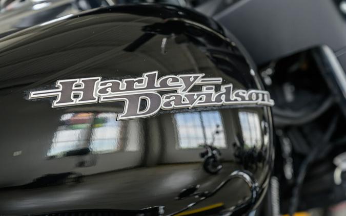 2017 Harley-Davidson Street Glide Grand American Touring FLHX