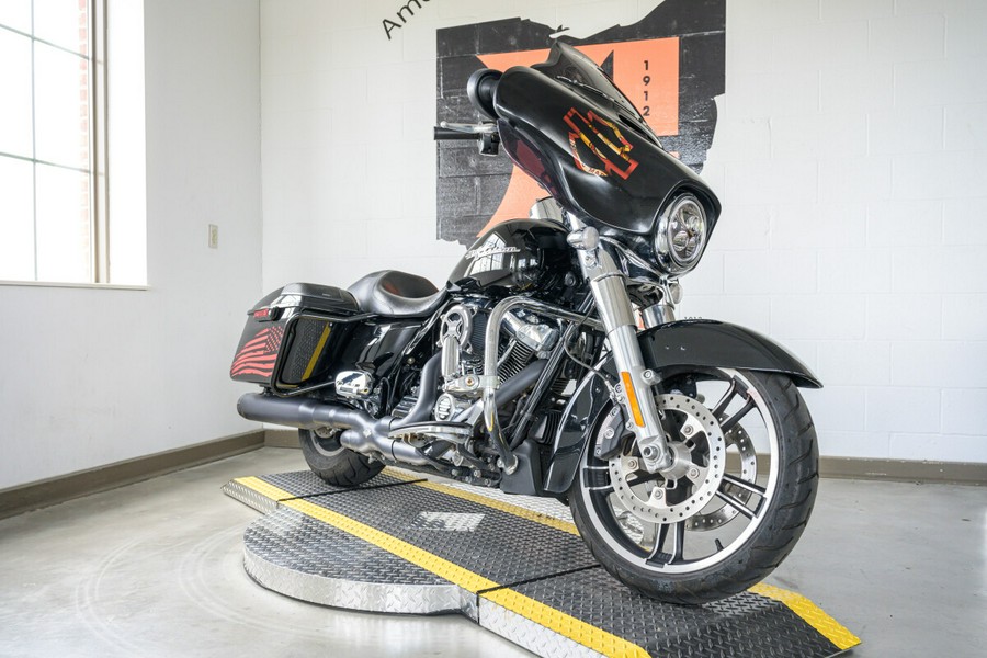 2017 Harley-Davidson Street Glide Grand American Touring FLHX