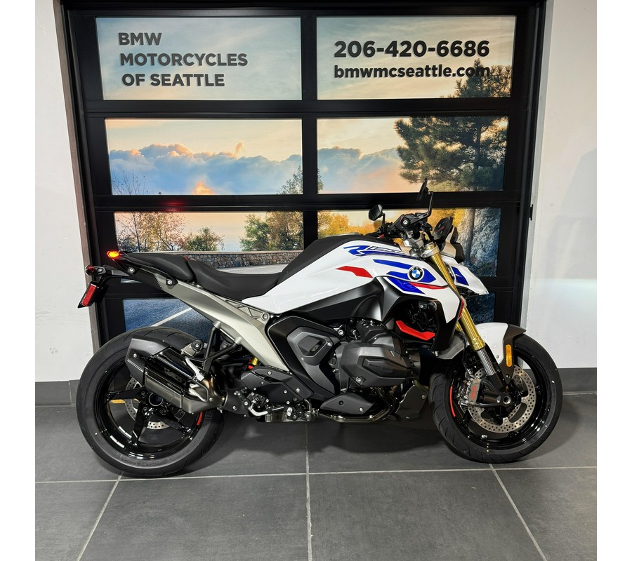 New 2026 BMW R 1300 R