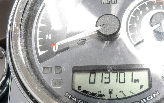 2015 Harley-Davidson FLHR Road King in Vivid Black with 13,701 miles