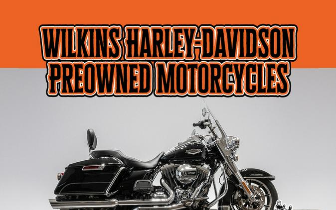 2015 Harley-Davidson FLHR Road King in Vivid Black with 13,701 miles