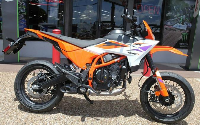 2026 KTM 390 SMC R