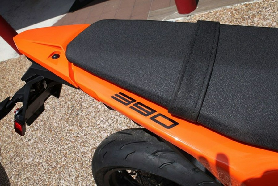 2026 KTM 390 SMC R