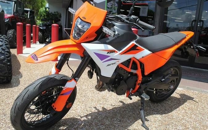 2026 KTM 390 SMC R