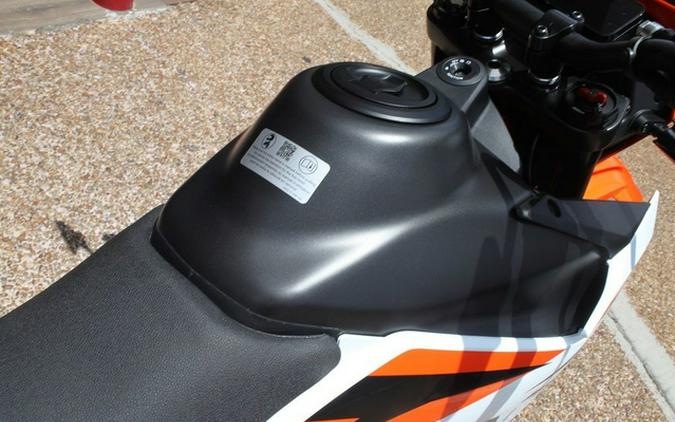 2026 KTM 390 SMC R