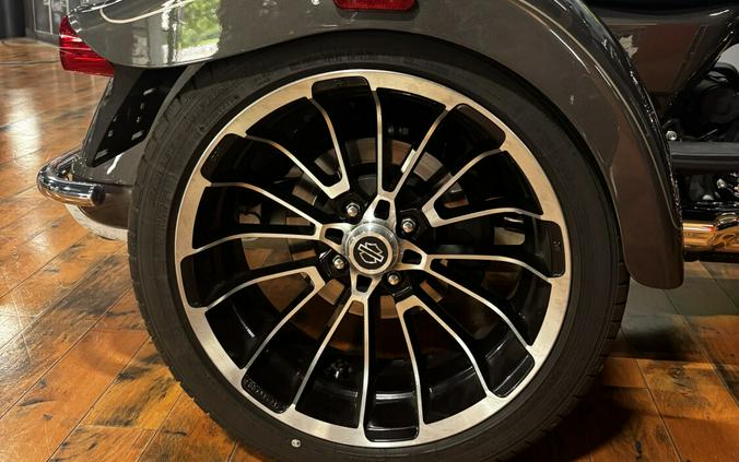 2023 Harley-Davidson® Road Glide® 3 GRAY HAZE